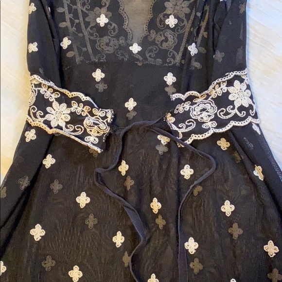 Delicate - Picture 3 of 3